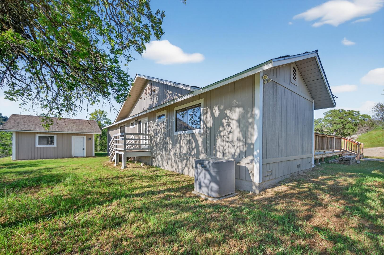 30919 Auberry Rd, photo 20
