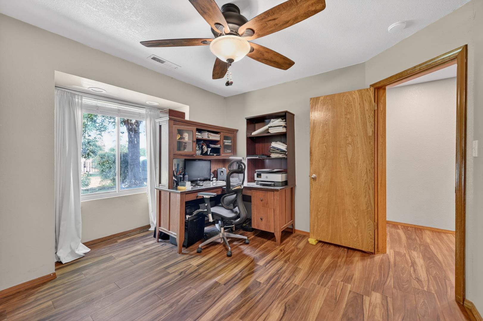 1185 N Locan Ave, photo 50