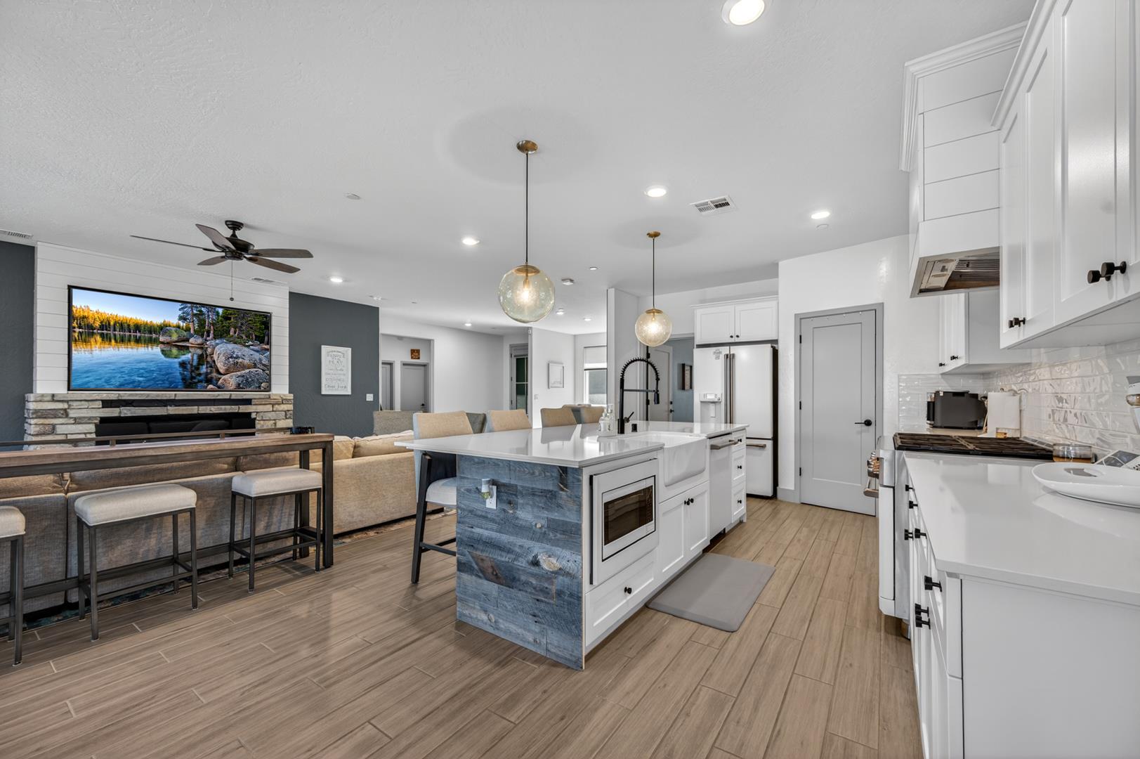 2086 N Phillip Ave, photo 29