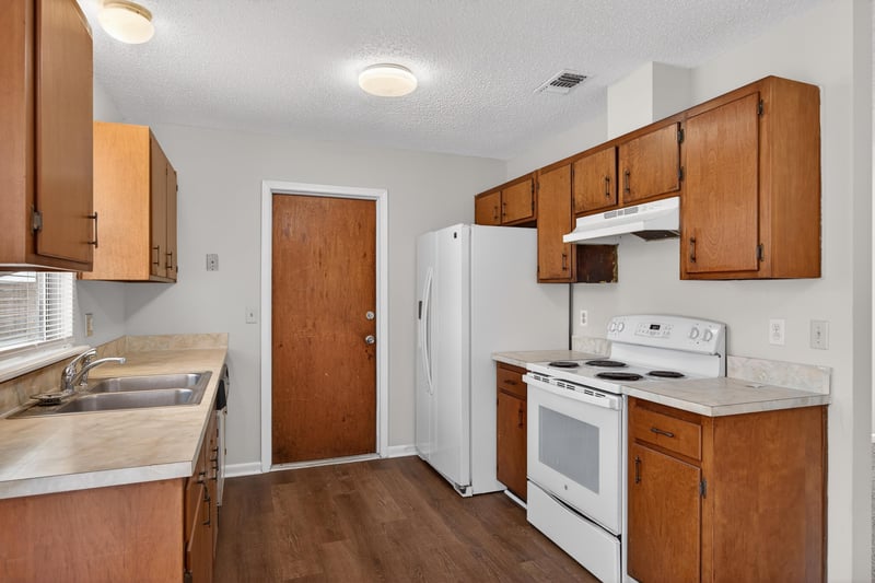 Photo 11 of 5033 Yearling Ln, Jacksonville, FL 32210, photographed by Megapixeler