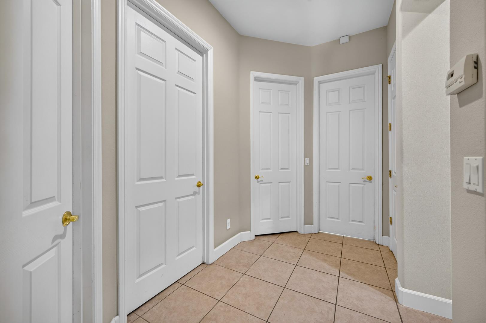 11 W Jordan Ave, photo 50