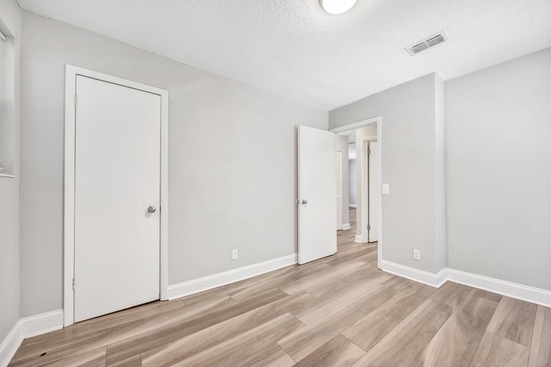Photo 14 of 1682 Hiram St, Jacksonville, FL 32209, photographed by Megapixeler