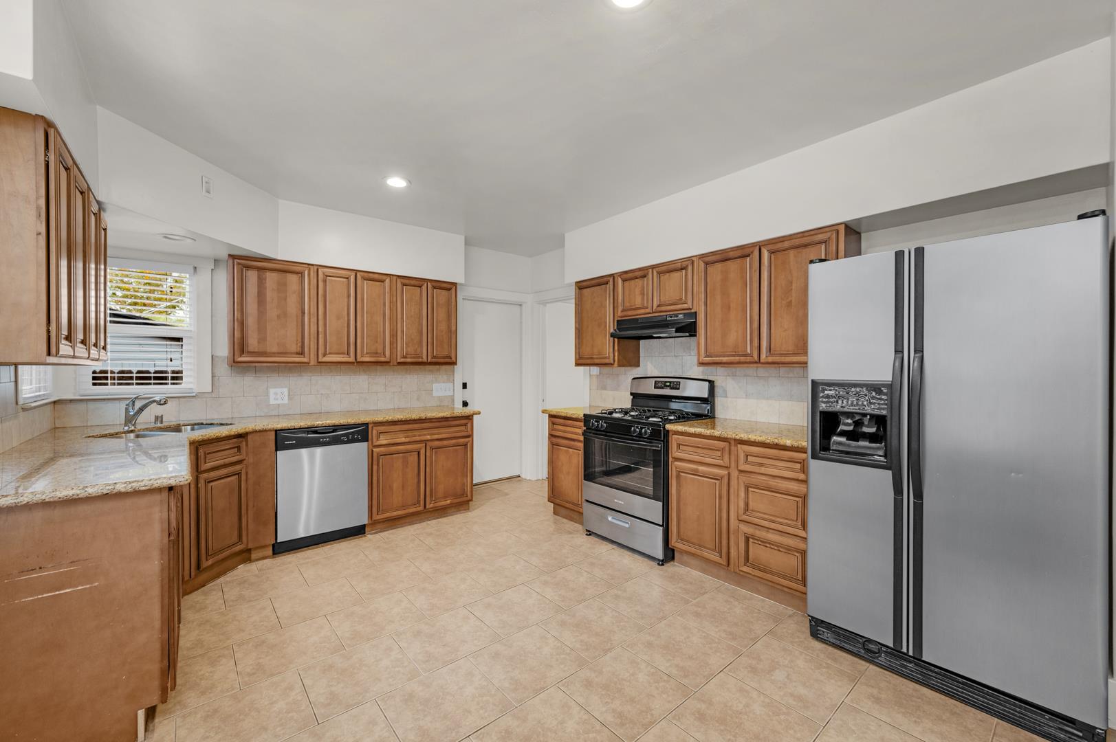 1009 N Vagedes Ave, photo 12