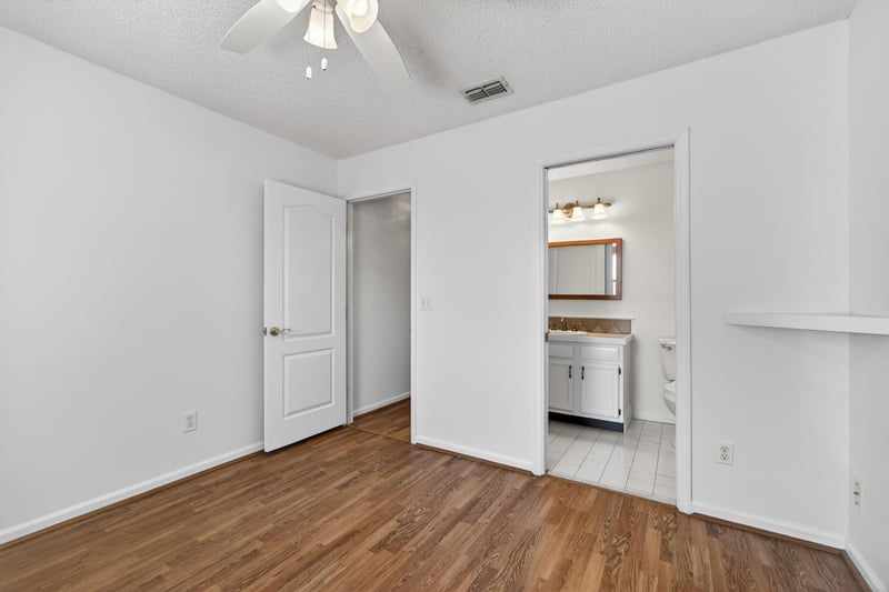 Photo 31 of 985 Sweetwood Ct, Orange Park, FL 32065, photographed by Megapixeler