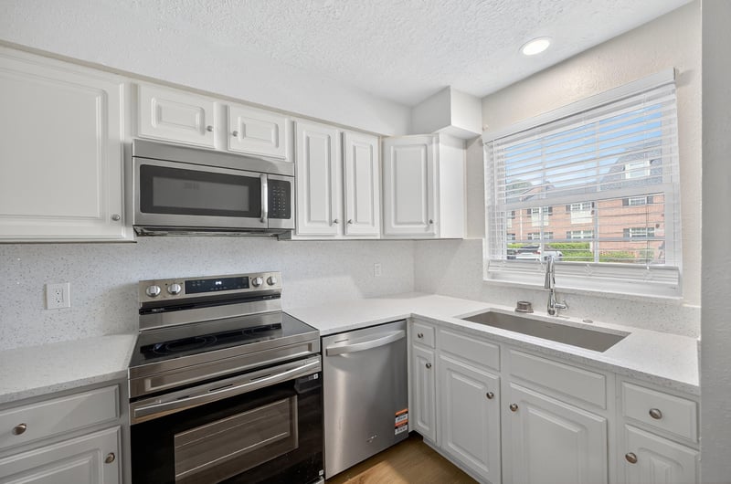 Photo 11 of 4915 Baymeadows Rd, Jacksonville, FL 32217, photographed by Megapixeler