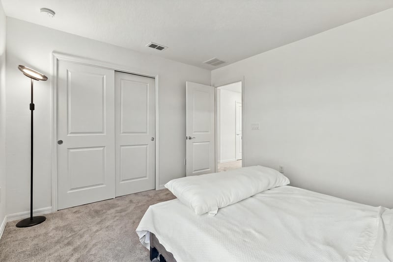 Bedroom closet, photographed by Megapixeler on Torres Trace, St. Augustine