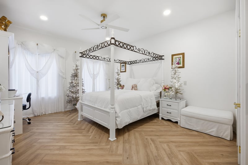 Bedroom 5 at 7987 Hollyridge Rd, Jacksonville, FL 32256