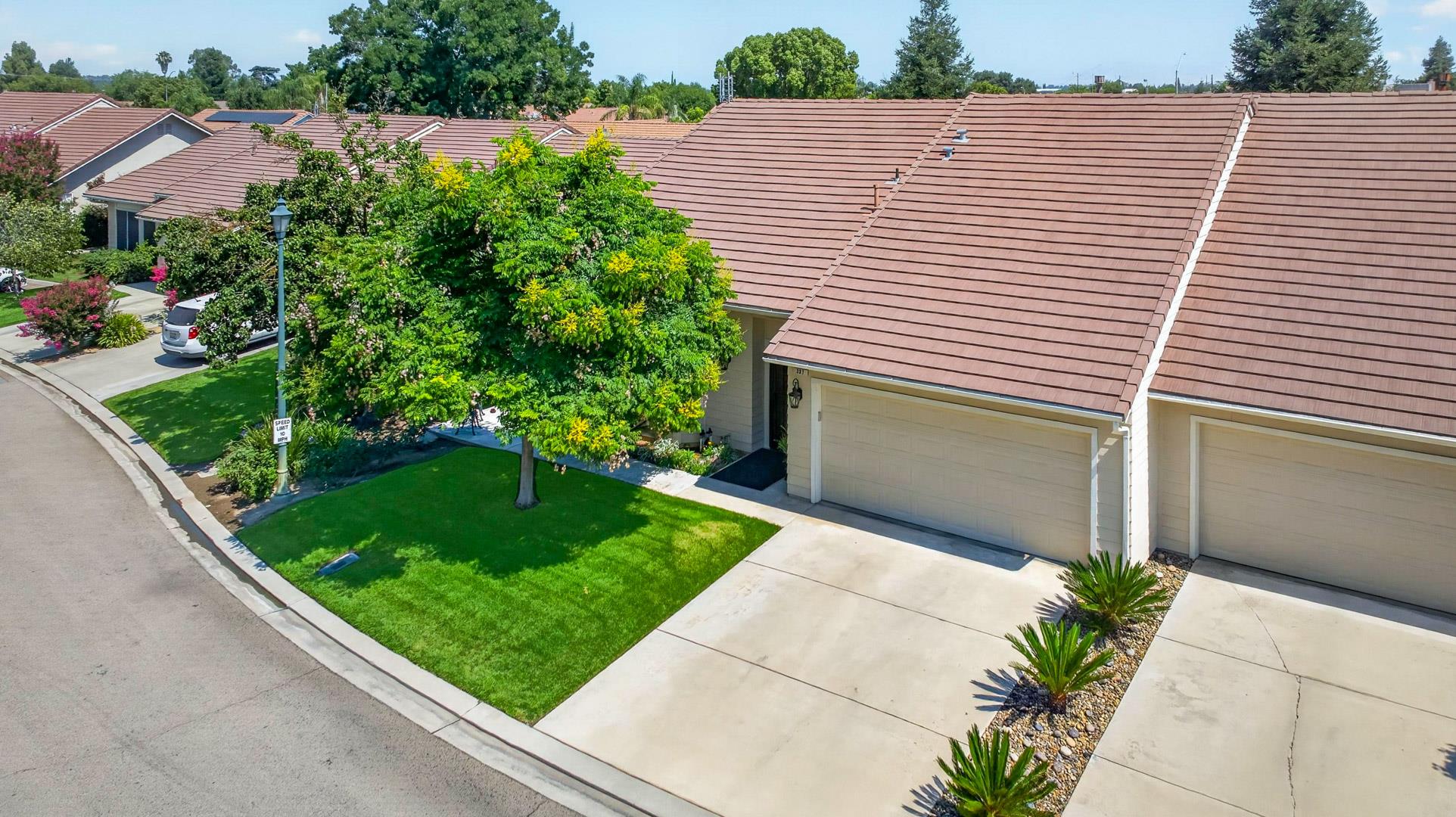 337 Village Dr, photo 11