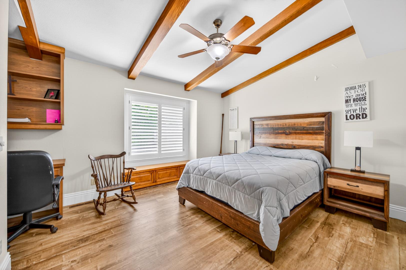 5261 N Van Ness Blvd, photo 66