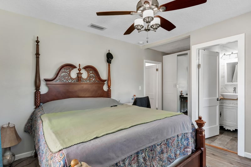 Photo 19 of 2587 Forbes St, Jacksonville, FL 32204, photographed by Megapixeler