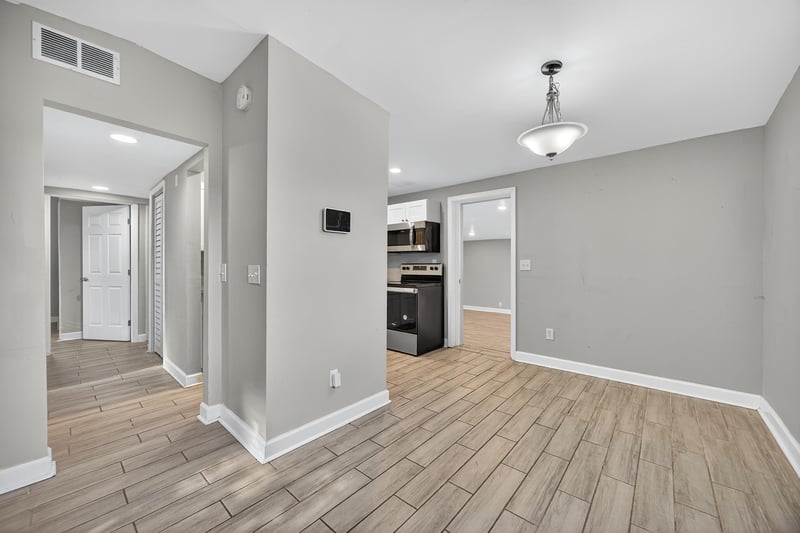 Photo 7 of 1023 De Paul Dr, Jacksonville, FL 32218, photographed by Megapixeler