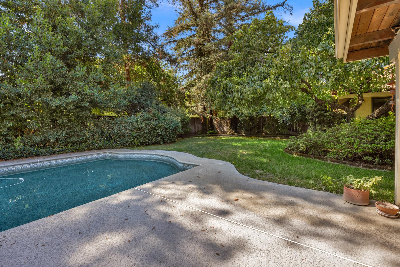 355 E Everglade Ave, photo 44