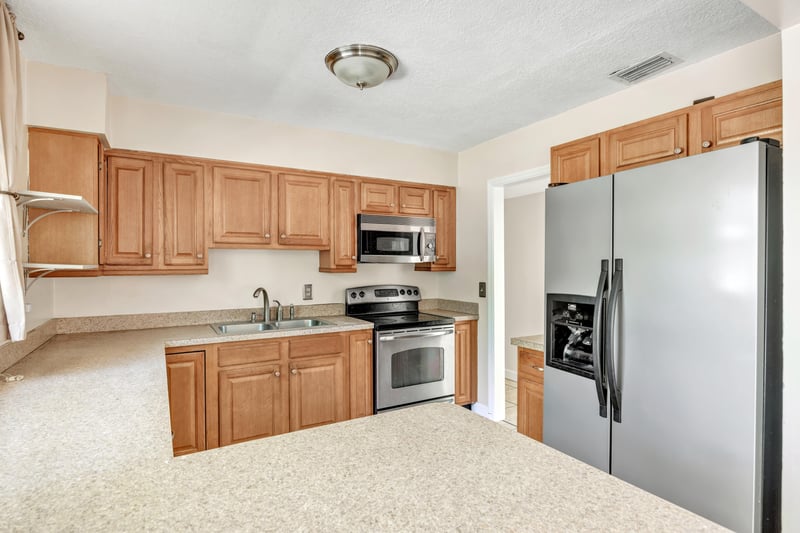 Photo 10 of 2930 Wycombe Dr W, Jacksonville, FL 32277, photographed by Megapixeler