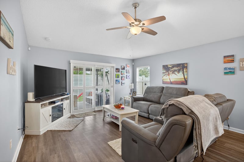Photo 6 of 9167 Mill Grove Dr, Jacksonville, FL 32222, photographed by Megapixeler