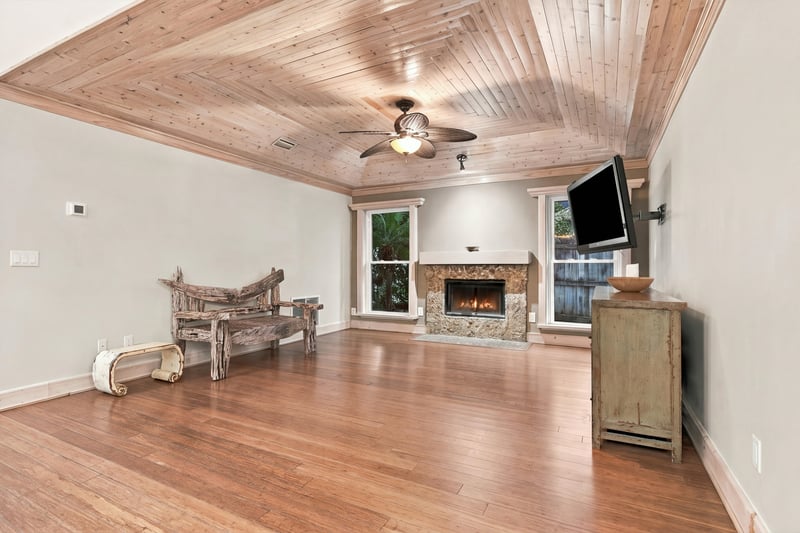 Living room, photographed by Megapixeler on Winding Springs Ct, Jacksonville