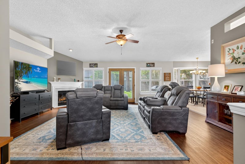 Living Room 1 at 629 Hummingbird Ct, Jacksonville, FL 32259