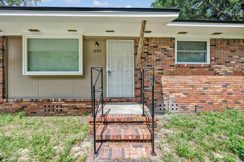 Photo 2 of 1682 Hiram St, Jacksonville, FL 32209, photographed by Megapixeler