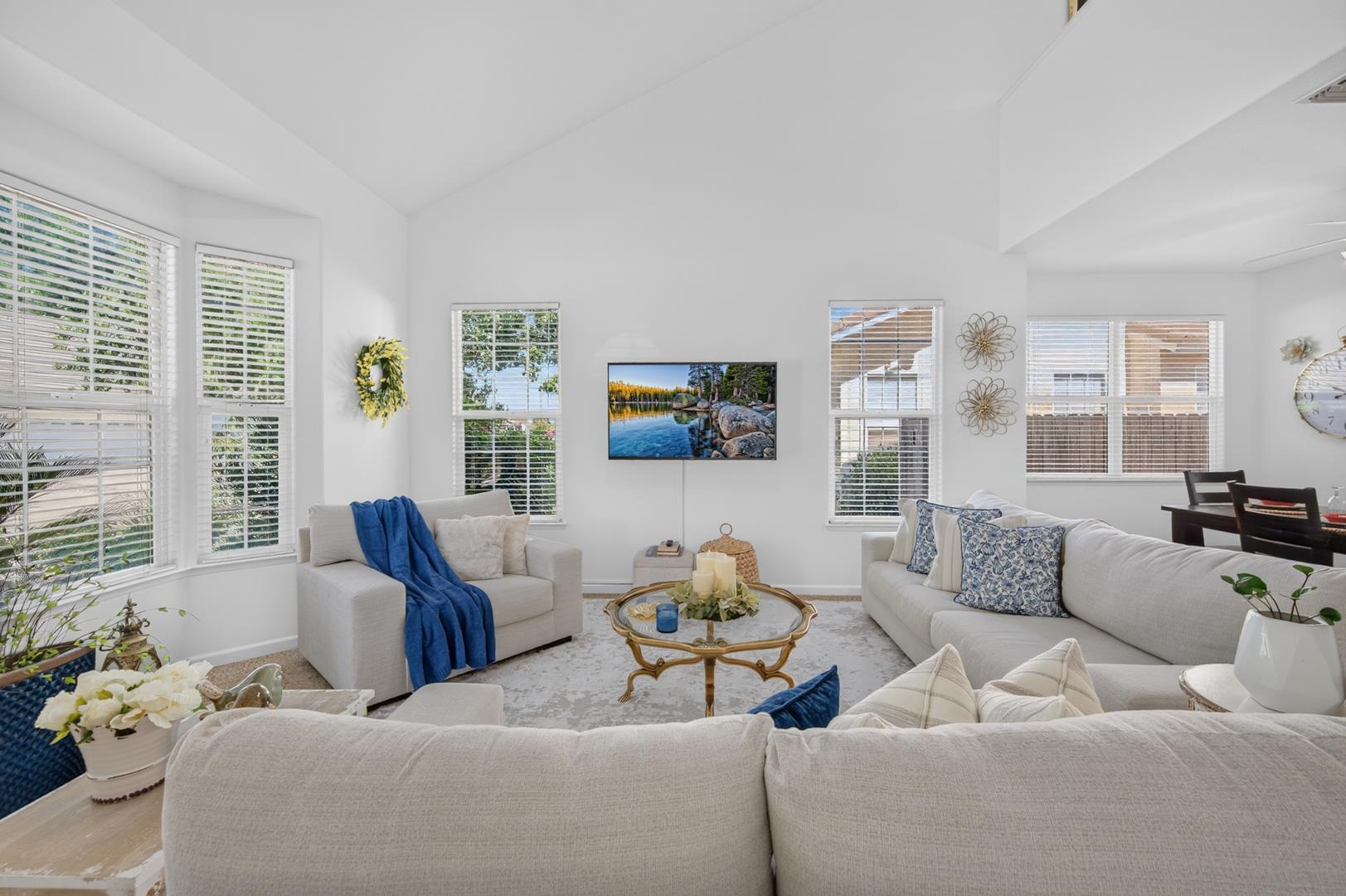 337 Village Dr, photo 33