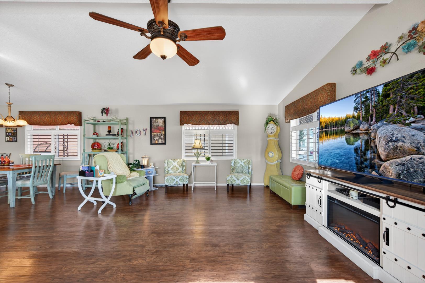 105 W Herndon #3, photo 9