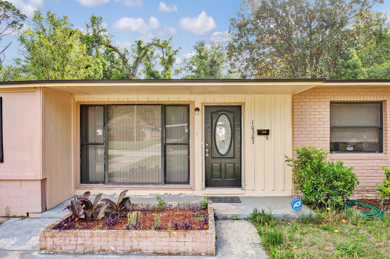 Photo 6 of 10303 Elmhurst Dr, Jacksonville, FL 32218, photographed by Megapixeler