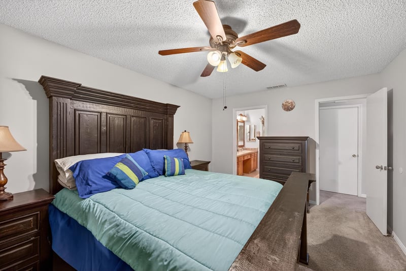 Photo 15 of 8849 Victoria Landing Dr W, Jacksonville, FL 32208, photographed by Megapixeler