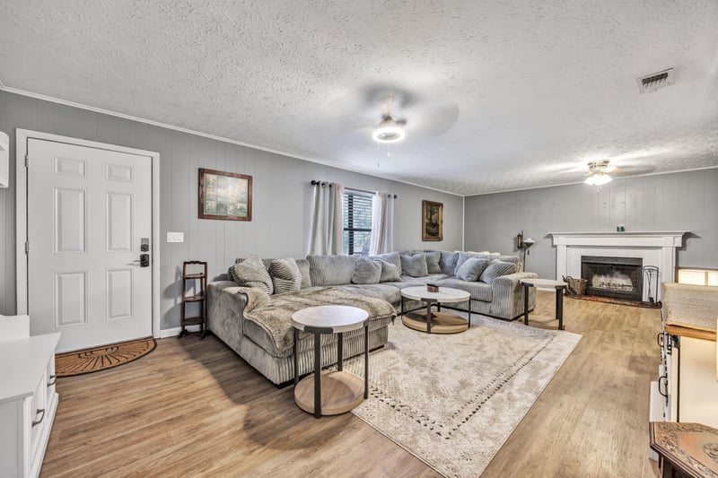 Photo 2 of 7946 Dalehurst Dr S, Jacksonville, FL 32277, photographed by Megapixeler