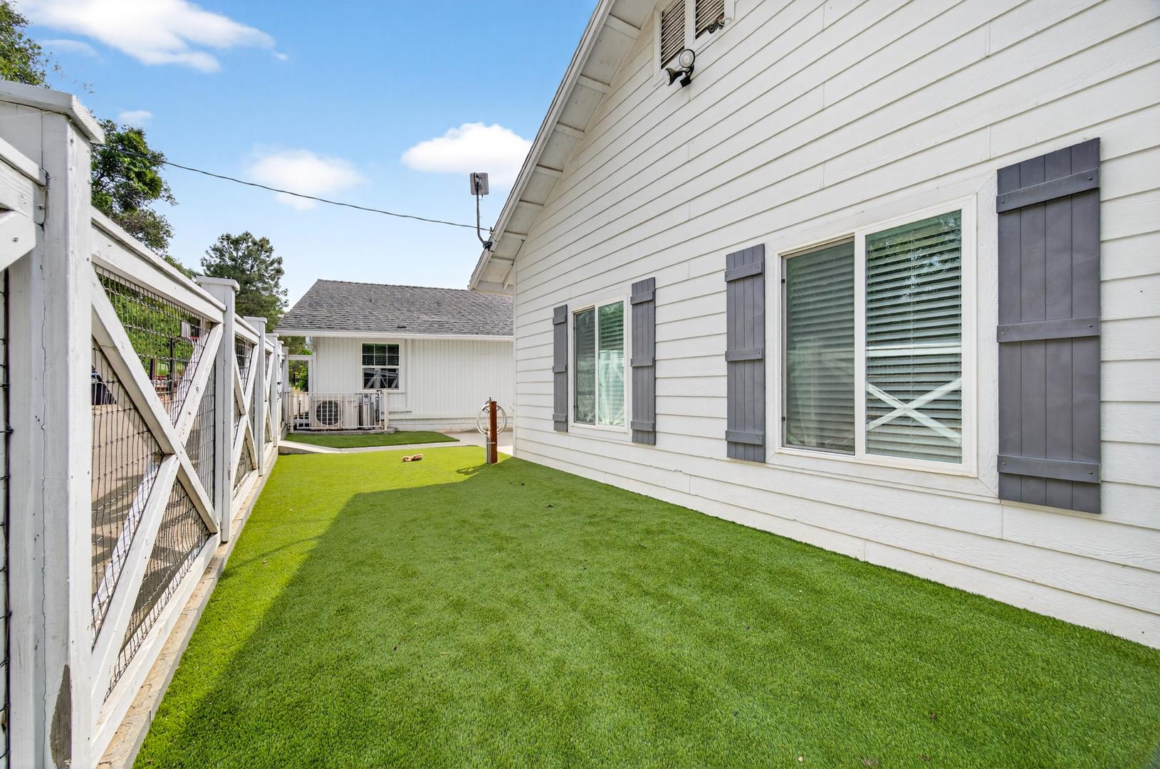 35073 Auberry Rd, photo 83