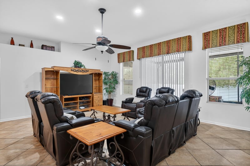 Photo 10 of 6524 Chester Park Dr, Jacksonville, FL 32222, photographed by Megapixeler