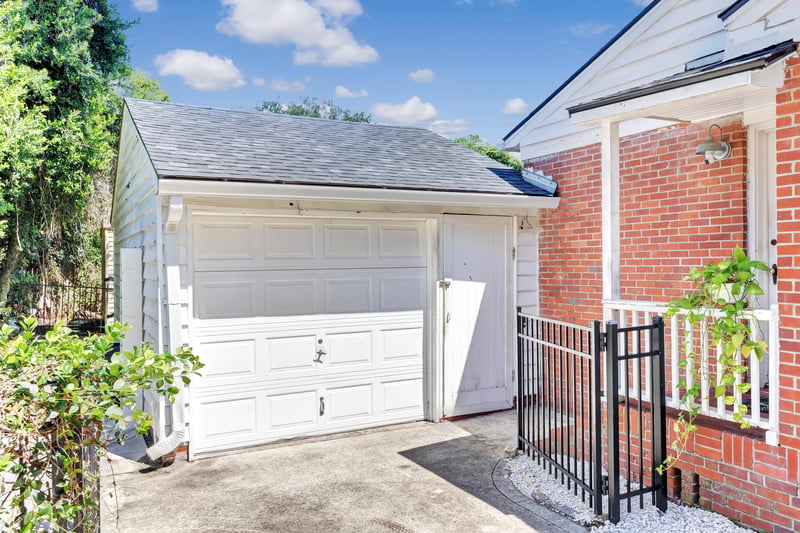 Photo 5 of 4579 Birchwood Ave, Jacksonville, FL 32207, photographed by Megapixeler