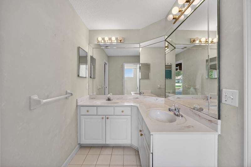 Photo 37 of 525 Sugar Grove Pl, Orange Park, FL 32073, photographed by Megapixeler
