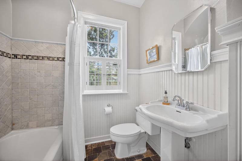 Photo 25 of 1152 Mapleton Rd, Jacksonville, FL 32207, photographed by Megapixeler
