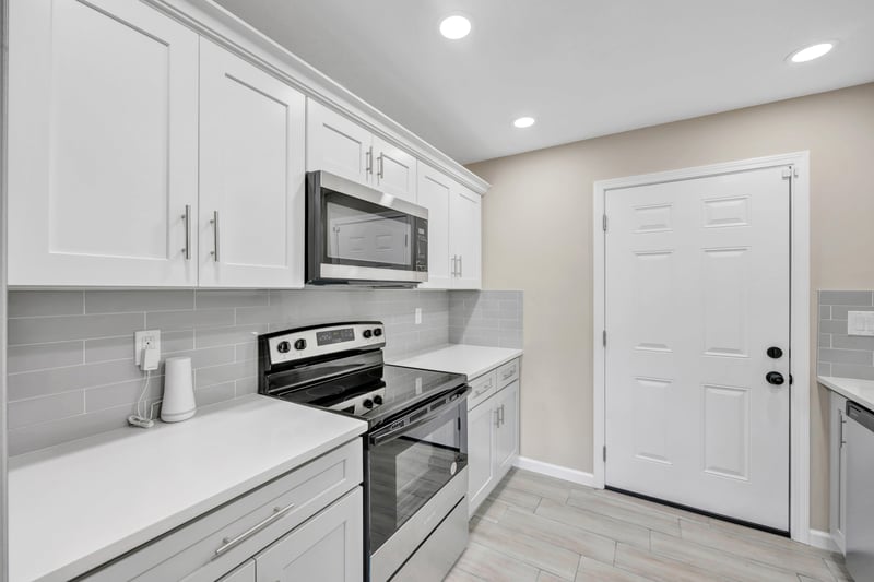 Photo 14 of 10707 Indies Dr N, Jacksonville, FL 32246, photographed by Megapixeler