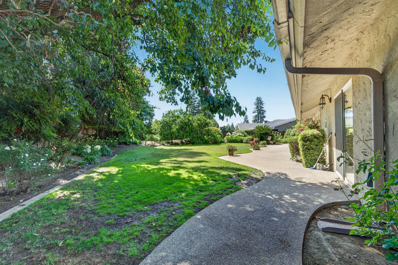 3317 W Alluvial Ave, photo 63