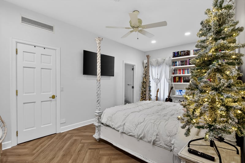 Bedroom 4 at 7987 Hollyridge Rd, Jacksonville, FL 32256