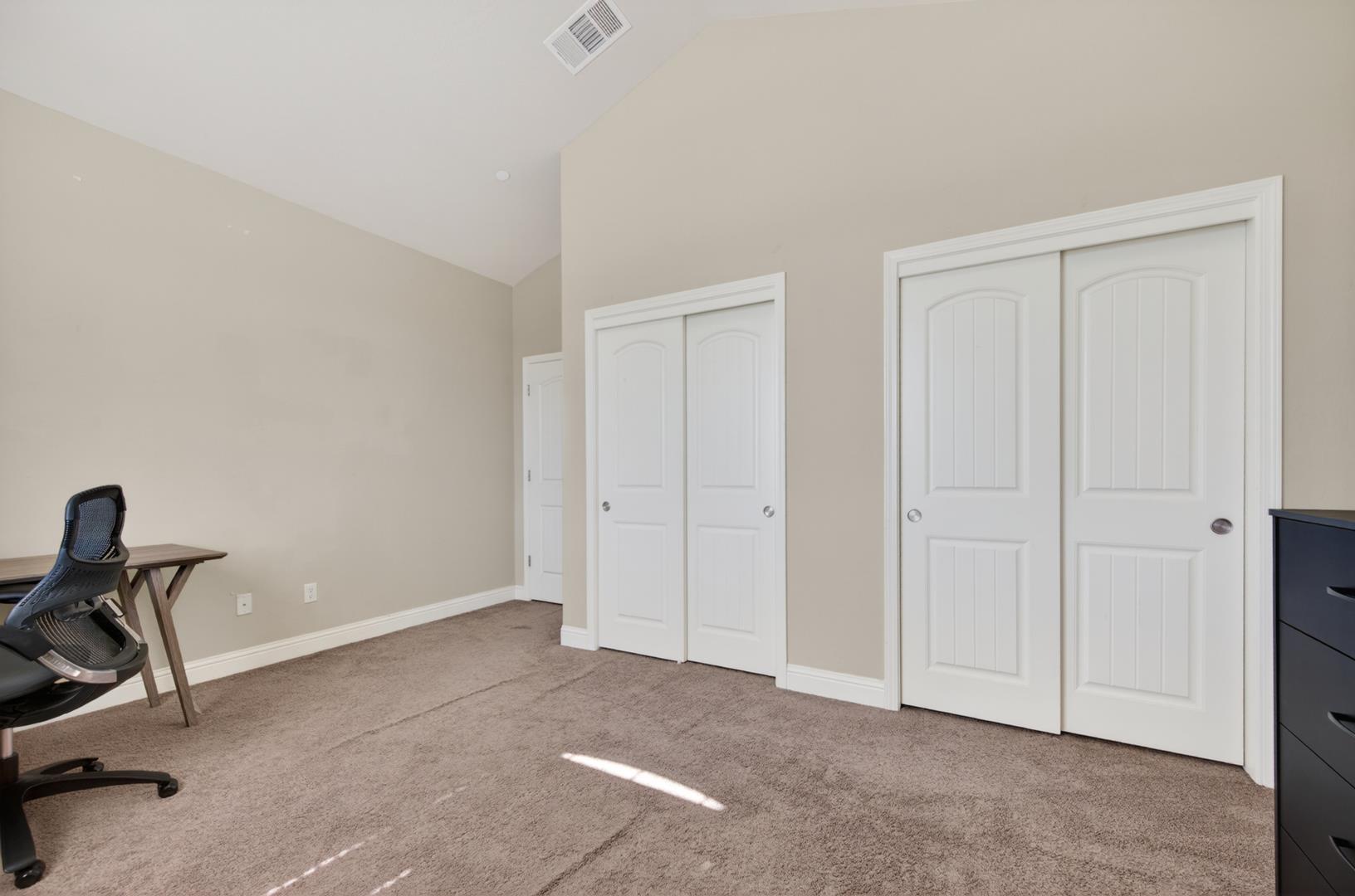 5281 N Phoenix Ave, photo 35