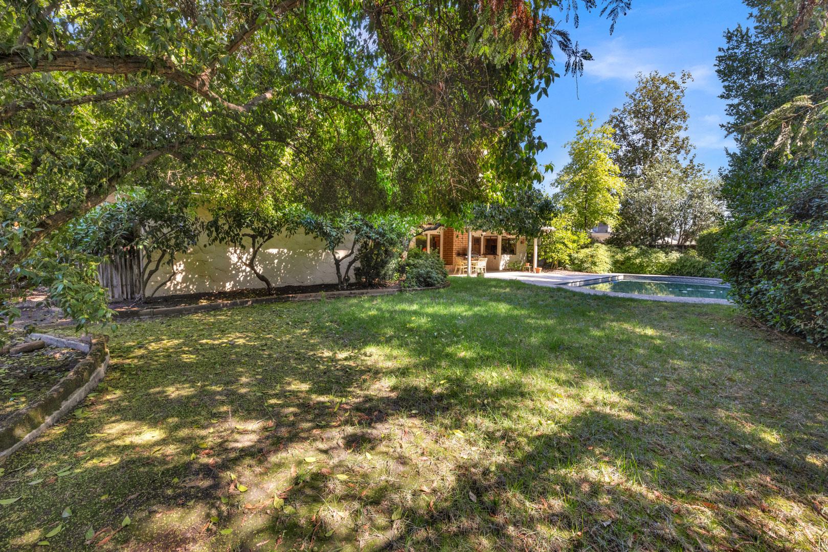 355 E Everglade Ave, photo 43