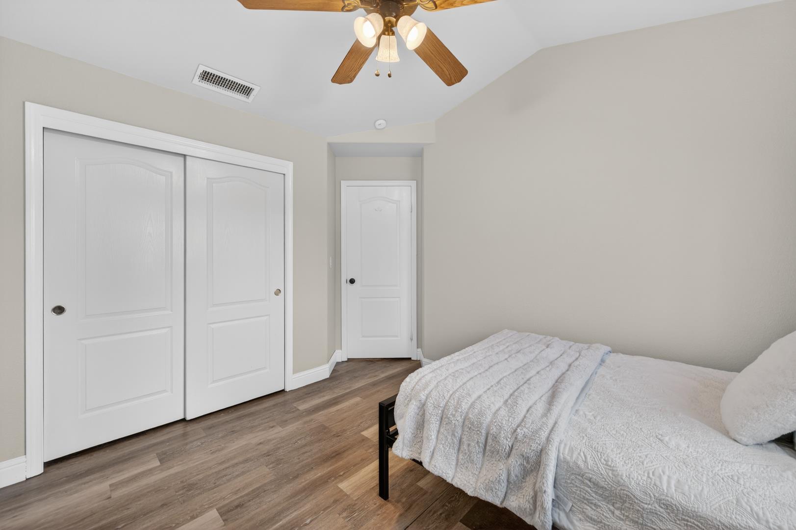 8416 N Sharon Ave, photo 43
