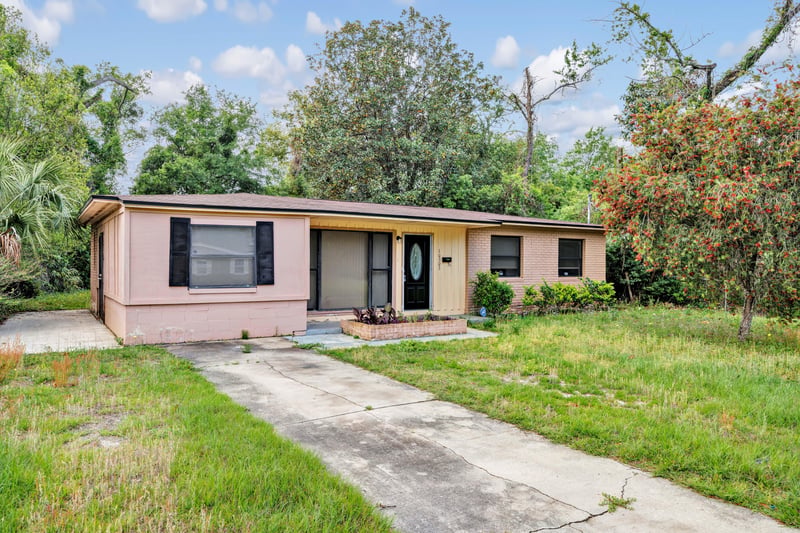Photo 4 of 10303 Elmhurst Dr, Jacksonville, FL 32218, photographed by Megapixeler