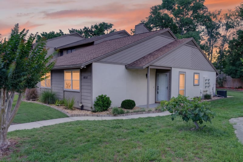 Photo 2 of 8137 Village Gate Ct, Jacksonville, FL 32217, photographed by Megapixeler