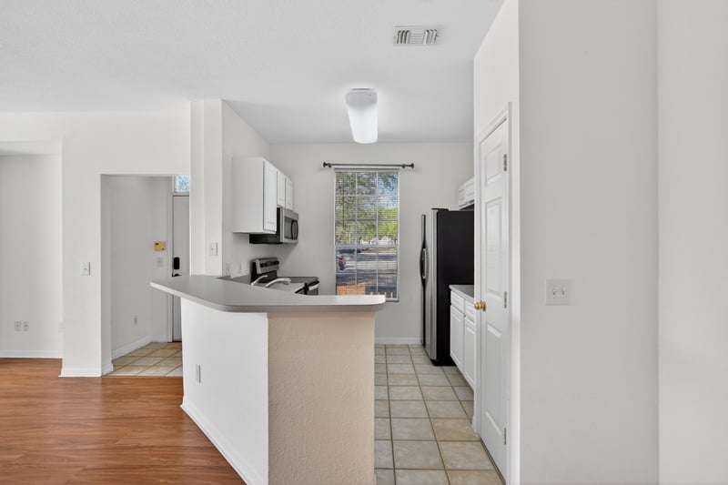 Kitchen at 13703 Richmond Park Dr N #1402, Jacksonville, FL 32224