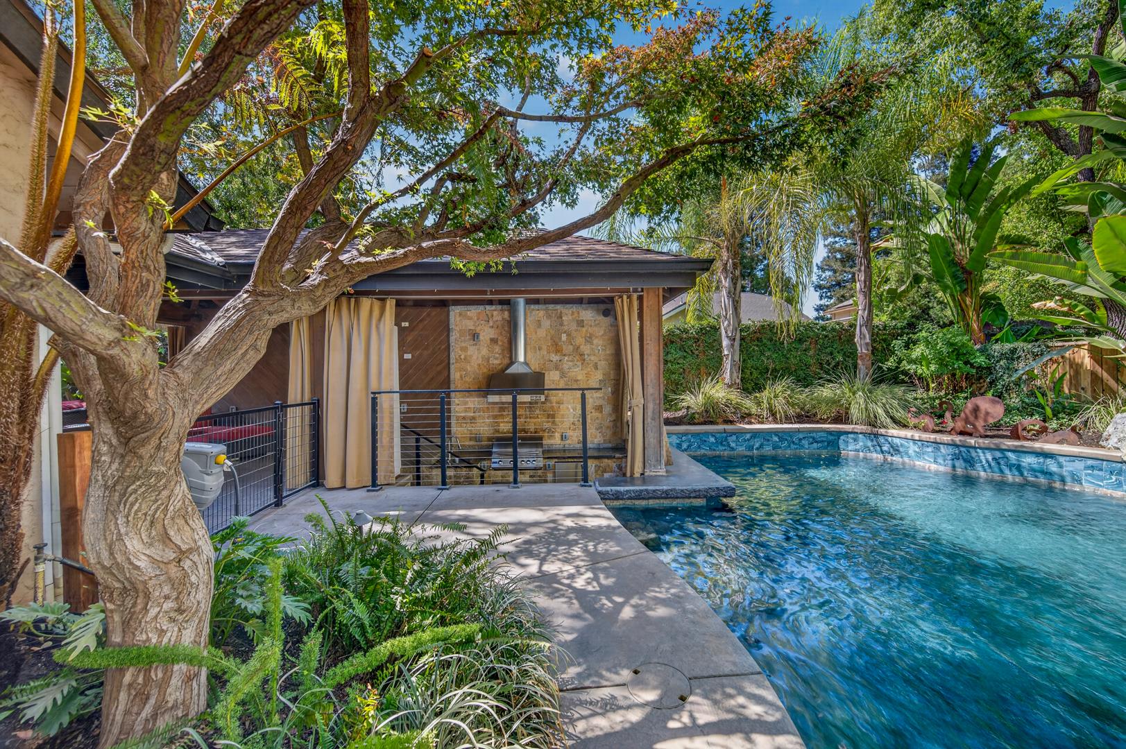6495 N Vagedes Ave, photo 67