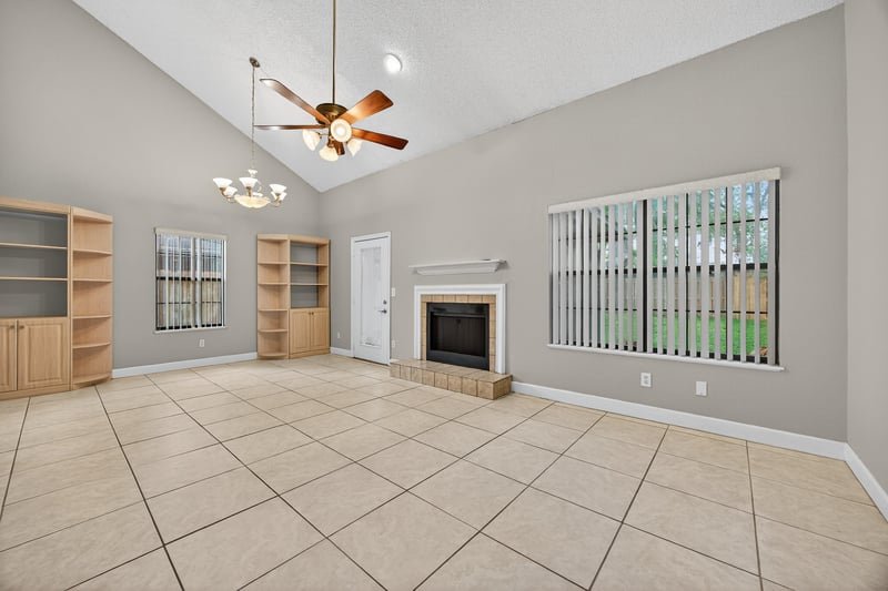 Photo 8 of 3945 Oak St, Jacksonville, FL 32205, photographed by Megapixeler