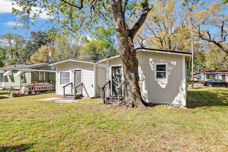 Photo 28 of 825 Wyolen St, Jacksonville, FL 32254, photographed by Megapixeler