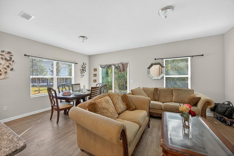 Photo 8 of 756 Talking Tree Dr, Jacksonville, FL 32205, photographed by Megapixeler