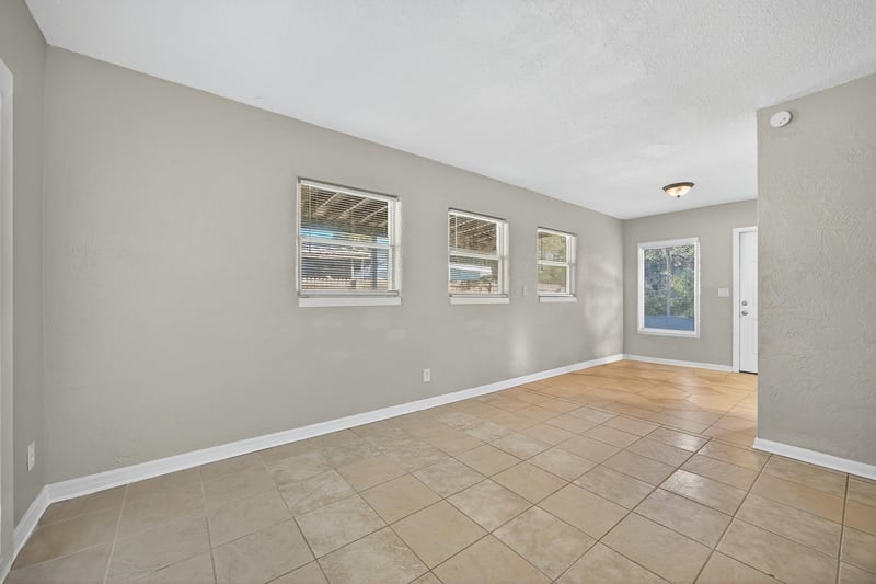 Photo 6 of 1458 Domas Dr, Jacksonville, FL 32211, photographed by Megapixeler