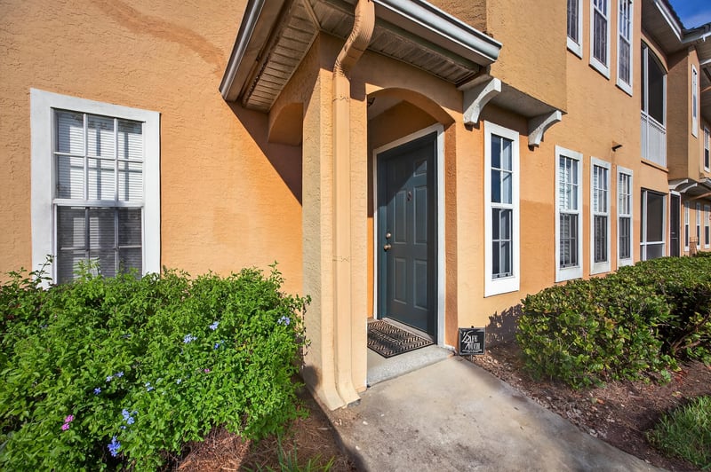 Photo 4 of 10075 Gate Pkwy N, Jacksonville, FL 32246, photographed by Megapixeler