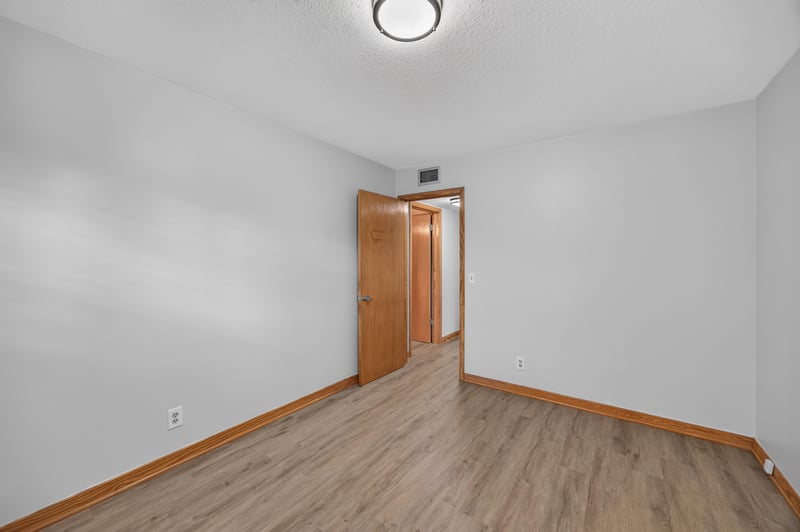 Empty hallway with closet door at 1834 Memory Ln, Jacksonville, FL