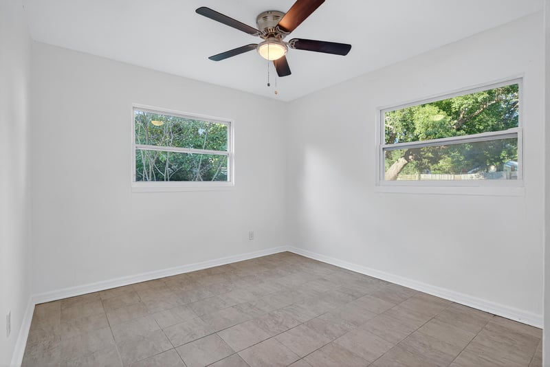 Photo 33 of 6923 King Arthur Rd N, Jacksonville, FL 32211, photographed by Megapixeler
