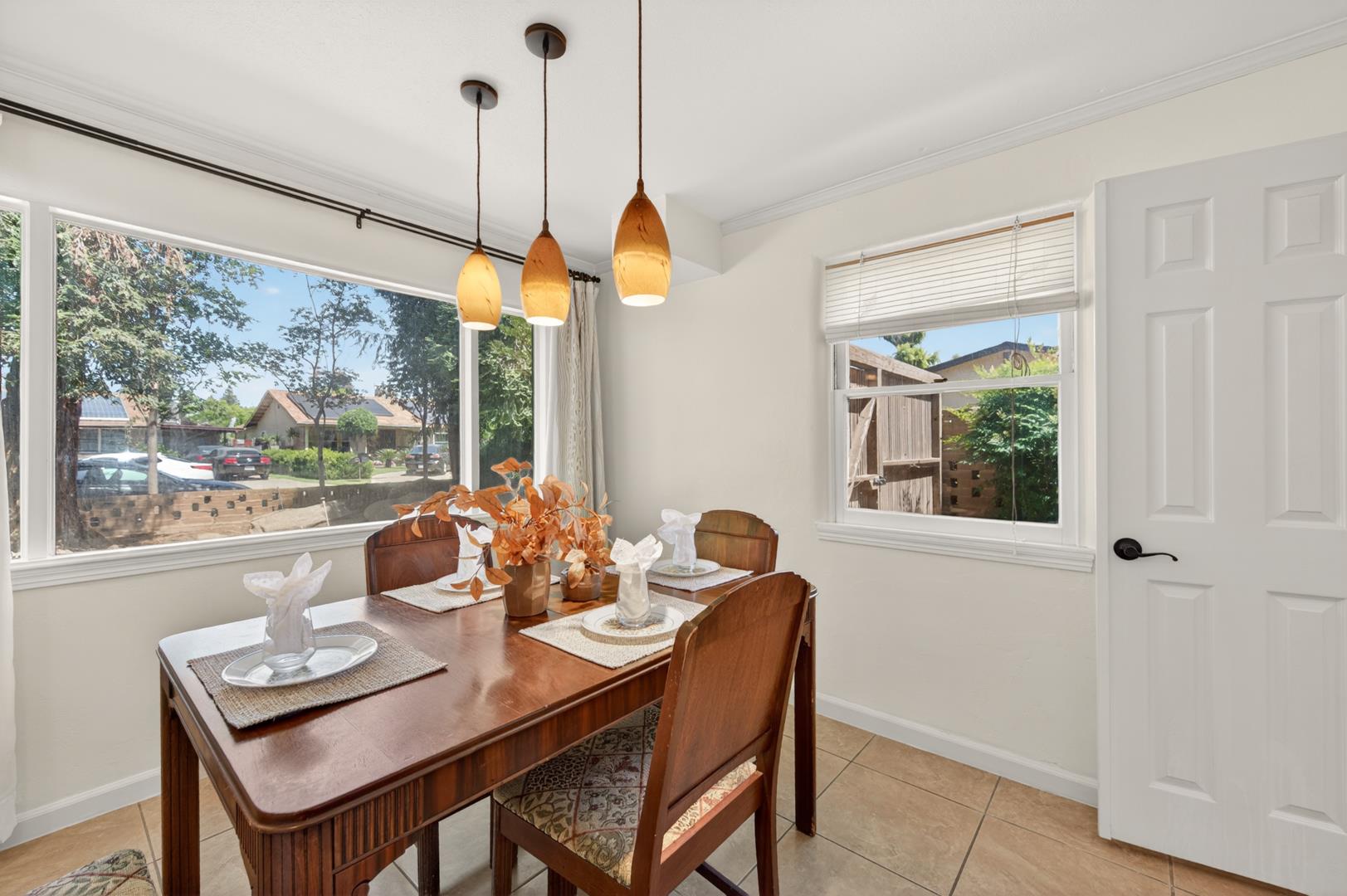 1220 E Sussex Way, photo 26