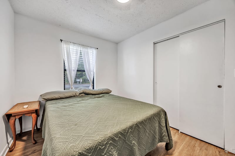 Photo 20 of 7946 Dalehurst Dr S, Jacksonville, FL 32277, photographed by Megapixeler